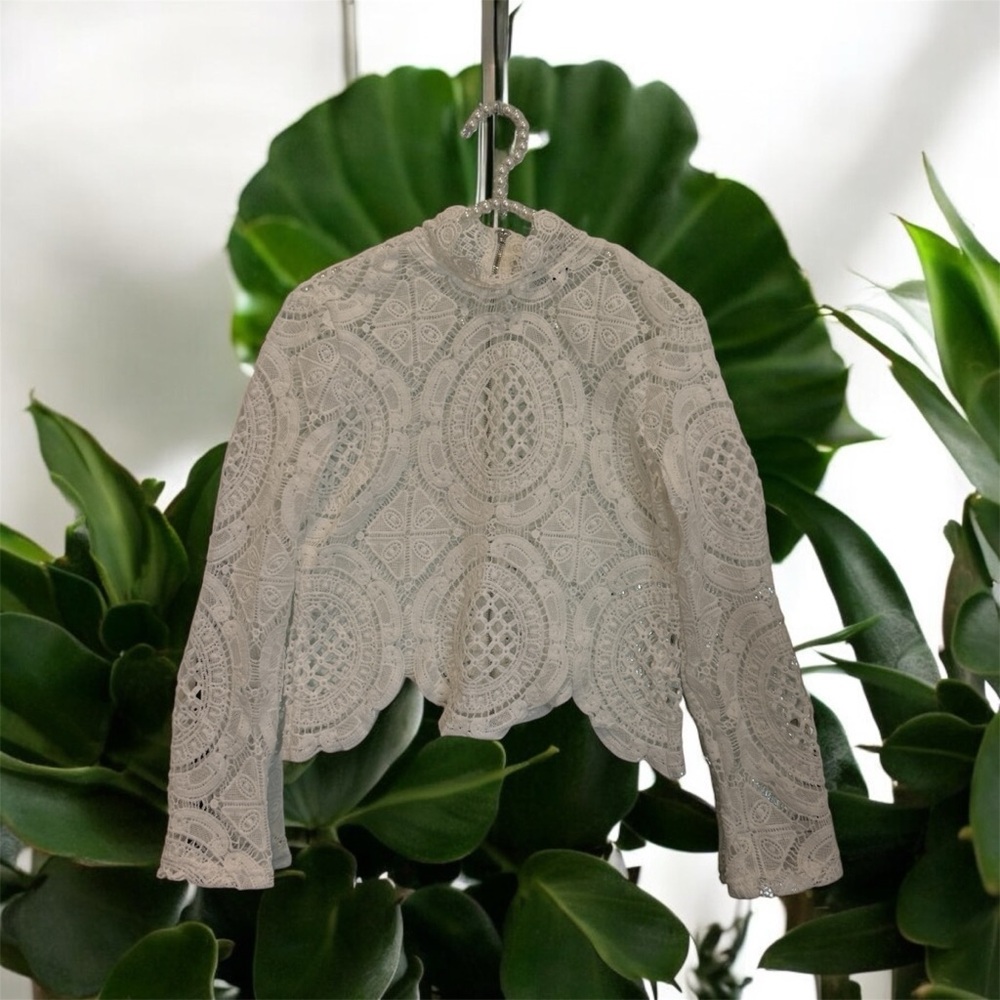 Elegant White Lace Women's Top